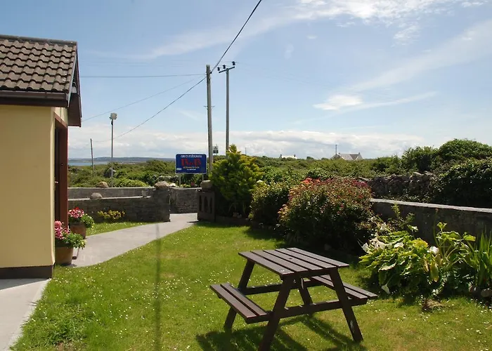 לינה וארוחת בוקר Ard Mhuiris 3*